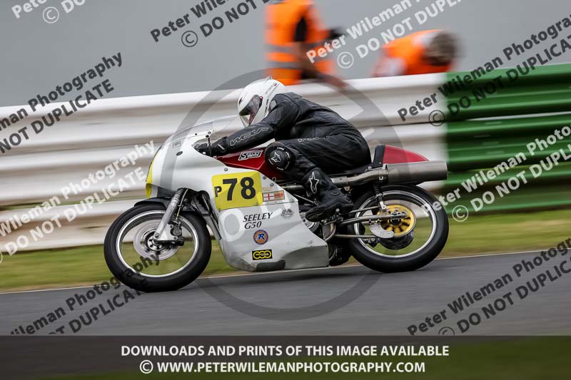 Vintage motorcycle club;eventdigitalimages;mallory park;mallory park trackday photographs;no limits trackdays;peter wileman photography;trackday digital images;trackday photos;vmcc festival 1000 bikes photographs
